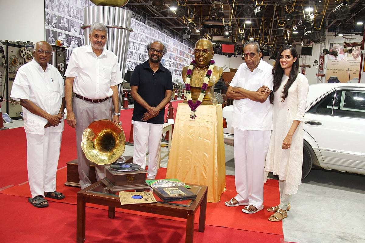 `வாவ்! `பாயும் புலி' பைக், `சிவாஜி' பல்லக்கு...'- ஏ.வி.எம் அருங்காட்சியகத்தில் ஆச்சரியப்பட்ட ரஜினி!