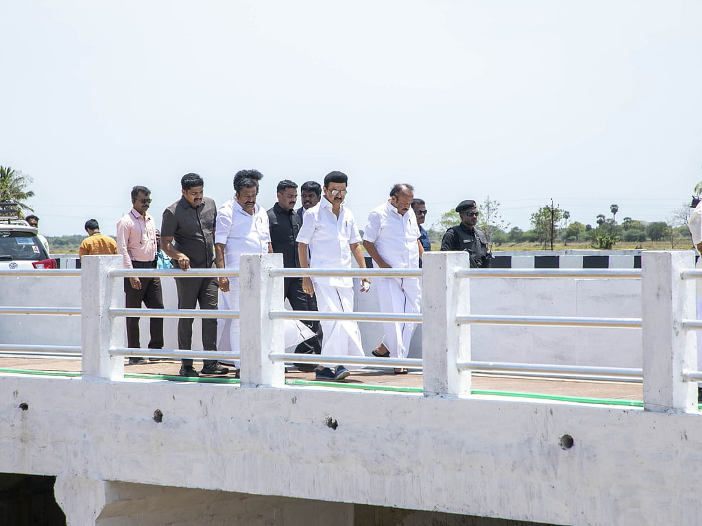 தூர்வாரும் பணிகளை ஆய்வு செய்த முதலமைச்சர்