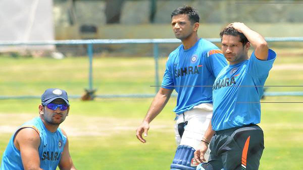 தோனி, சச்சின், ராகுல் டிராவிட்  