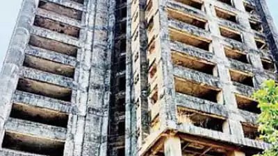 மும்பை: காதலனுடன் 7-வது மாடியில் பீர் பார்ட்டி... கால் தவறி கீழே விழுந்த 19 வயது இளம்பெண் பலி!