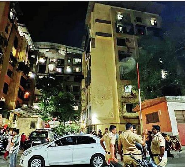 லிவ்-இன் பார்ட்னரைக் கொன்று பல துண்டுகளாக வெட்டி வீசிய காதலன் - மும்பையில் `பகீர்'