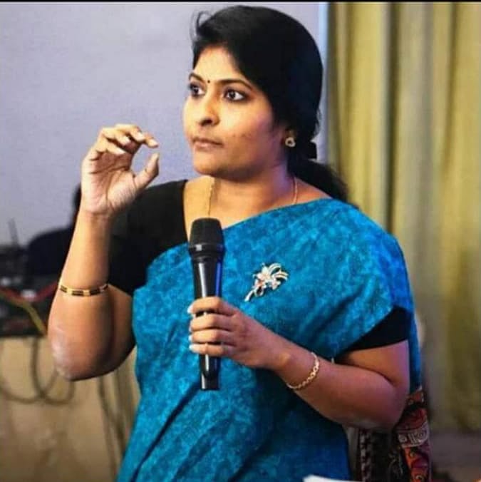 மகப்பேறு மருத்துவர் மதுப்பிரியா