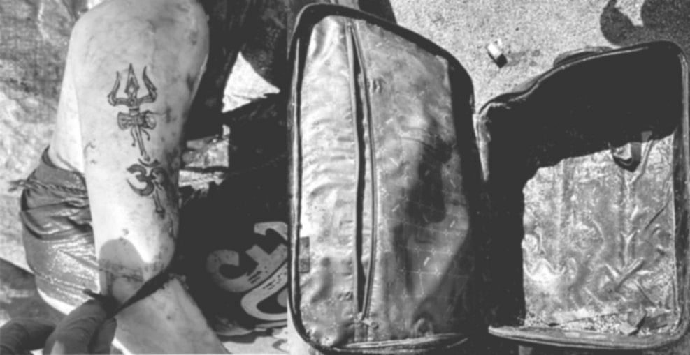 தலையில்லாமல் சூட்கேசில் கிடந்த பெண்ணின் உடல்... காட்டிக்கொடுத்த டாட்டூ - கணவர் சிக்கியது எப்படி?