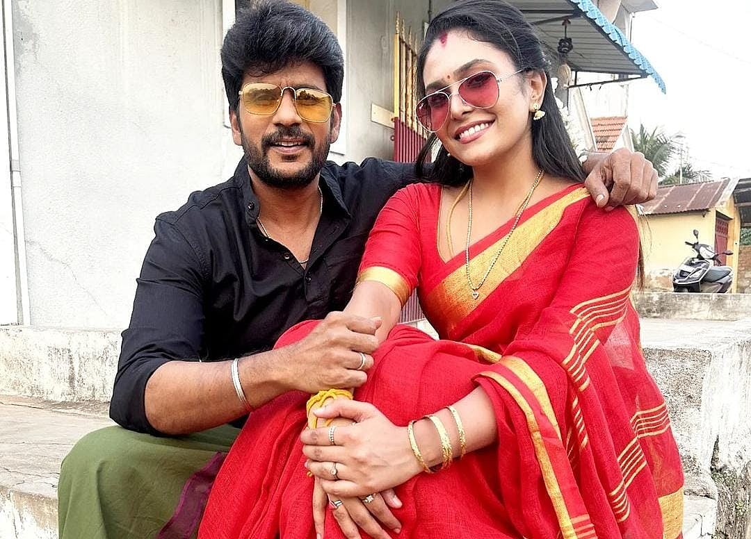 ஹீரோ முகத்தில் நிஜமாகவே துப்பிய ஹீரோயின்! ‘வானத்தைப் போல’ ஷூட்டிங் ஸ்பாட்டில் நடந்தது என்ன?