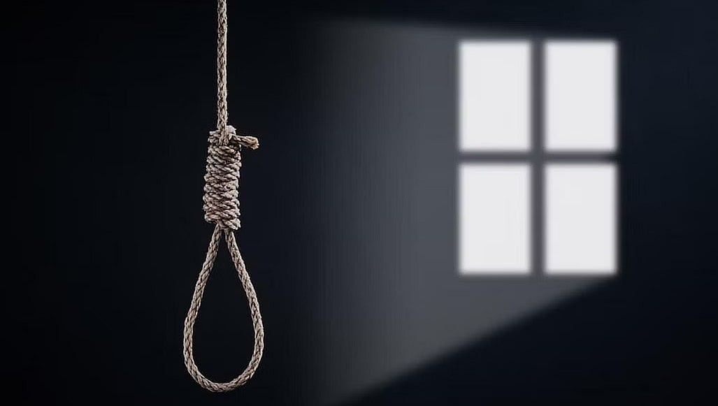 ராணிப்பேட்டை: சிறுமியிடம் அத்துமீறிய 70 வயது முதியவர்; கைதுசெய்ய போலீஸ் வந்ததால் தற்கொலை!