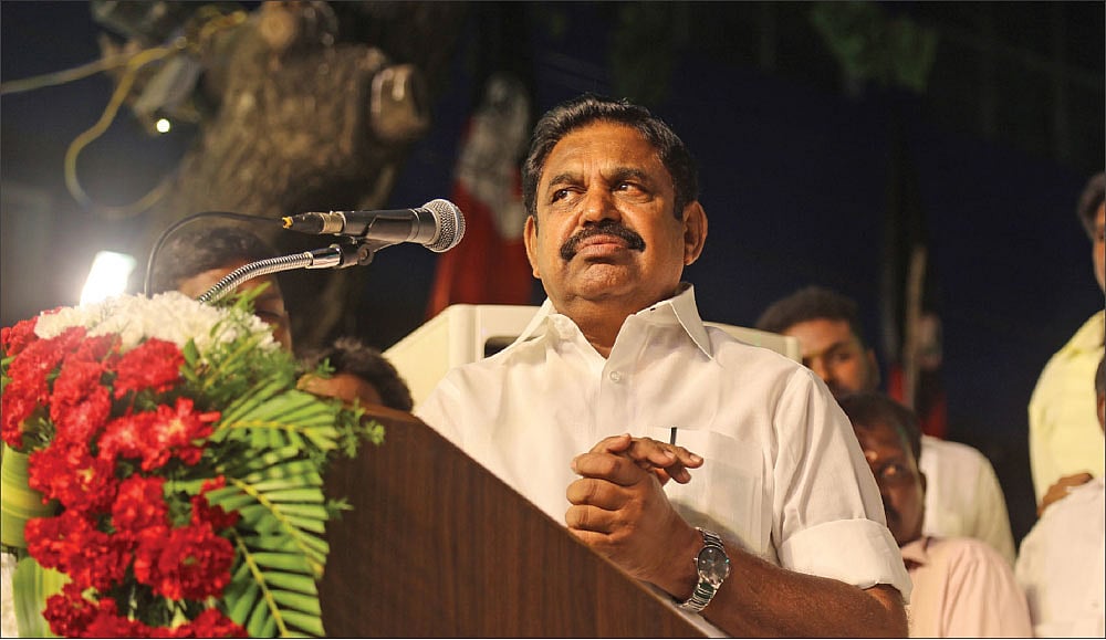 `எடப்பாடி ஒன்றும் அம்மா இல்லை..!’ - மன்னிப்புக் கடித விவகாரத்தில் அப்செட்டில் அதிமுக நிர்வாகிகள்?!