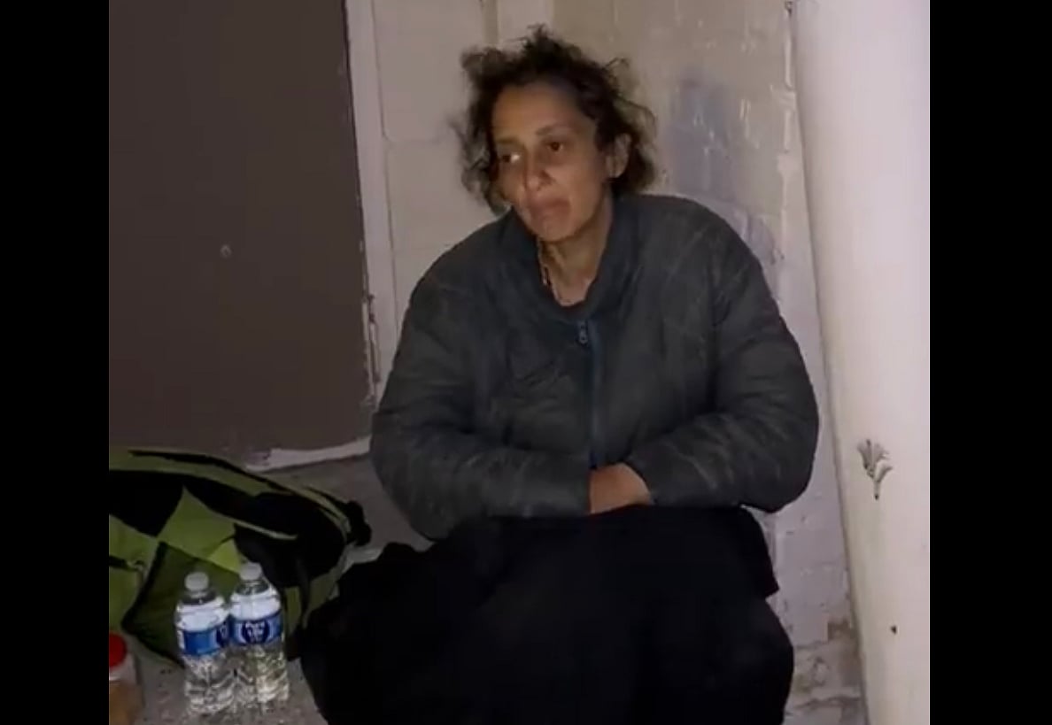 `உடைமைகள் திருட்டு; பலநாள் பட்டினி’ - அமெரிக்காவில் படிக்கச் சென்ற பெண்ணுக்கு நேர்ந்த சோகம் 