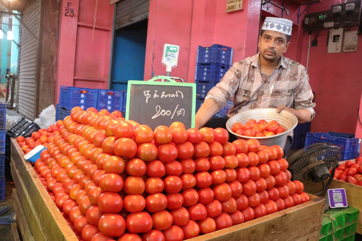 Tamil News Live Today: கோயம்பேடு மார்க்கெட்டில் தக்காளி ஒரு கிலோ ரூ.200-க்கு விற்பனை - அதிர்ச்சியில் பொதுமக்கள்!