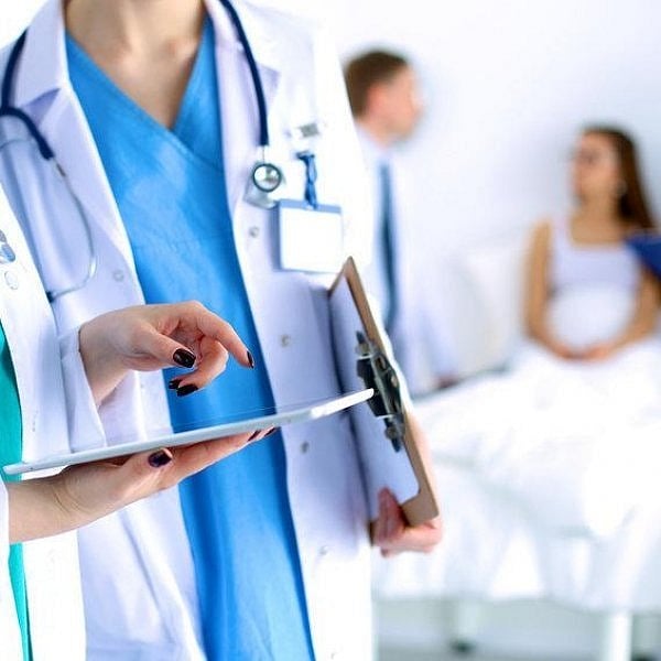 மருத்துவர் 