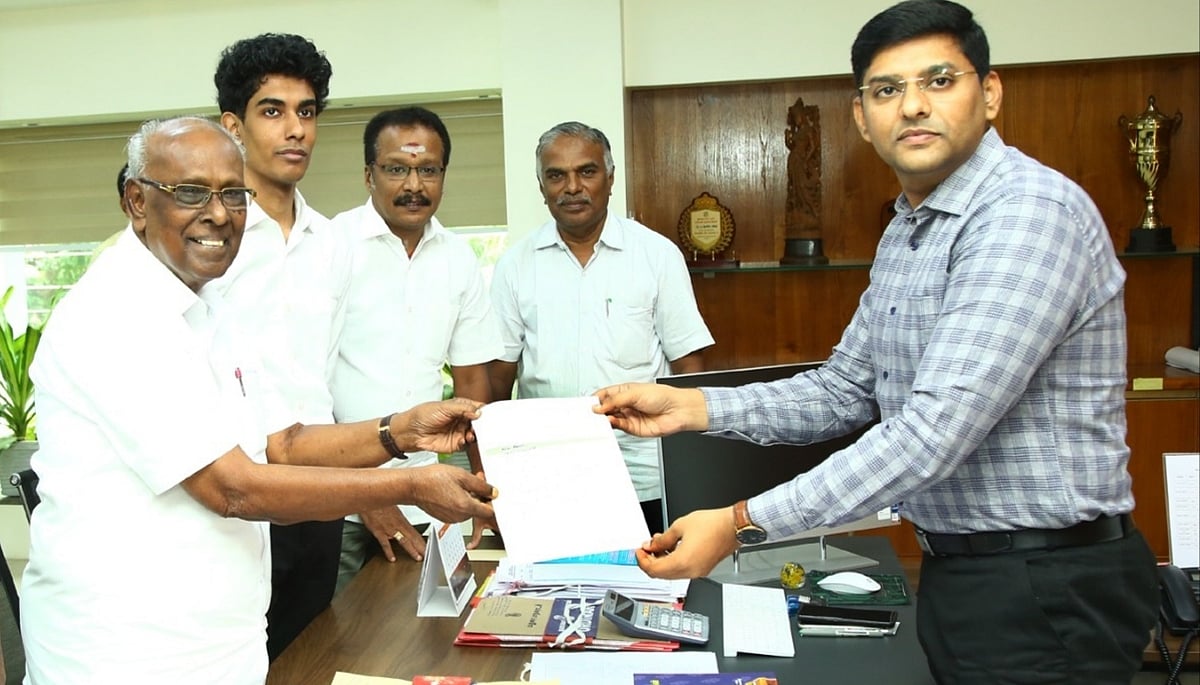 சாலமன் பாப்பையா: ` நிறைவாக இருக்கிறது!' 70 வருடத்துக்கு முன் படித்த பள்ளிக்கு ரூ 20 லட்சம் நன்கொடை!