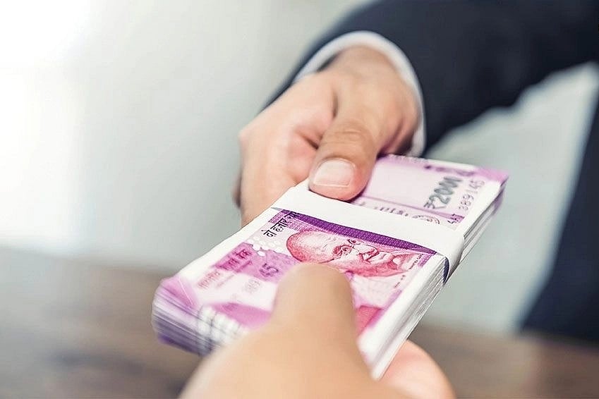 தேனி: இரட்டிப்பு பணம் தருவதாகக் கூறி கோடிக்கணக்கில் மோசடி; நிதி நிறுவன மேலாளர் கைது!