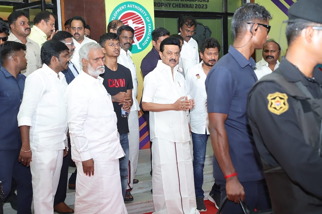 பேரனுடன் வந்த முதல்வர்; பெவிலியனுக்கு கலைஞர் பெயர்; எழும்பூர் ஹாக்கி மைதானத் திறப்பு விழா!