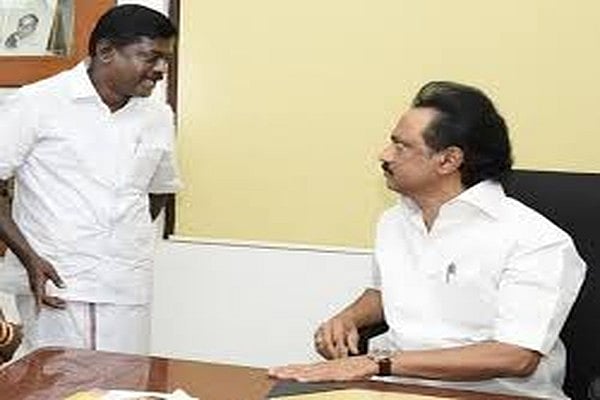 தென்காசி: கோஷ்டி பூசல்... பெண்களுக்கு அவமரியாதை; திமுக மாவட்டச் செயலாளர் பதவி பறிப்பு பின்னணி!