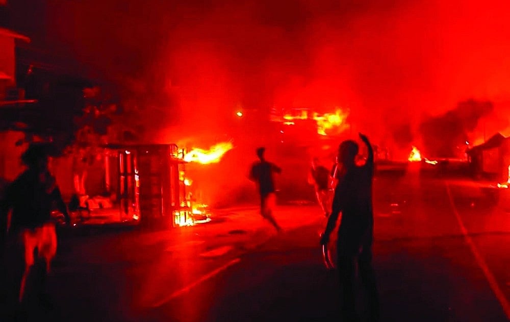 உயிரோடு கொளுத்தப்பட்ட சுதந்திரப் போராட்ட வீரரின் மனைவி; மணிப்பூரில் தொடரும் `அதிபயங்கரங்கள்!'