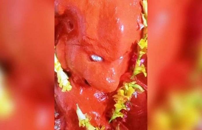 உத்தரப்பிரதேசம்: சிறப்புப் பூஜை; அனுமனுக்கு வந்த கண்ணீர்; ராமநாமம் நிகழ்த்திய அதிசயம்!