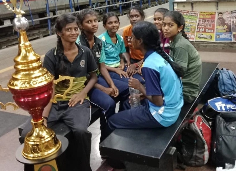 மாநில அளவில் பூப்பந்து போட்டியில் 16 வருடங்களாக பெண்கள் பள்ளி சாதனை; அசத்தல் ஸ்போர்ட்ஸ் டீம்! 