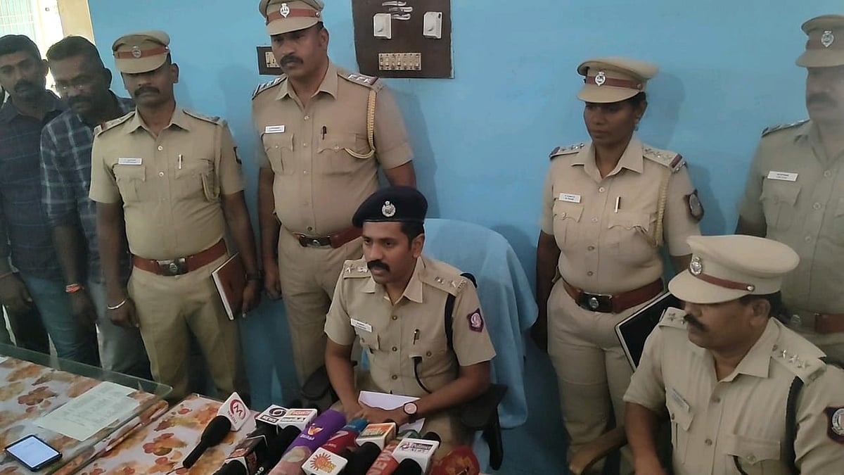 ஈரோடு: ஆசிரியை கொலை; நகைக்காக 10 நாள்கள் திட்டம்போட்டு அரங்கேற்றிய ஓட்டுநர் - நடந்தது என்ன?