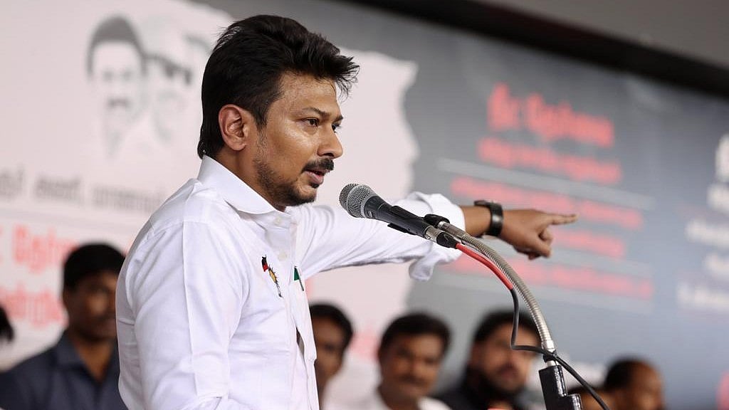 திமுக உண்ணாவிரதத்தில் அடித்து பேசிய உதயநிதி ஸ்டாலின் - அதிமுக, பாஜக ரியாக்‌ஷன் என்ன?!