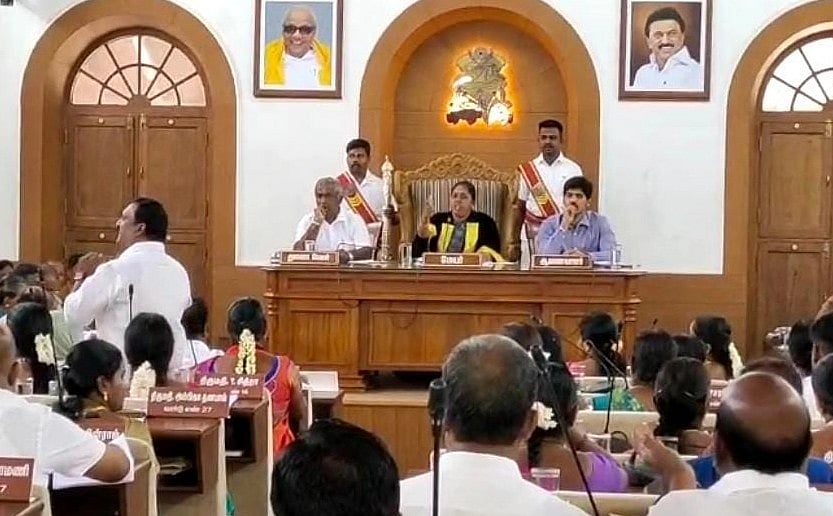 `மிச்சர் சாப்பிடவா வர்றீங்க?' - கோவை மேயர், அதிமுக கவுன்சிலர் இடையே `காரசார' வாக்குவாதம்!