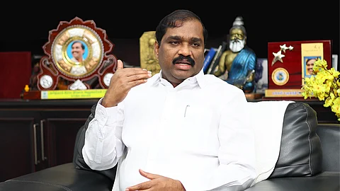 Junior Vikatan - 16 August 2023 - பா.ம.க திட்டமிட்டு கலவரம் நடத்த முயல்கிறது என்பதை மறுக்கிறேன்! | velmurugan mla interview - Vikatan