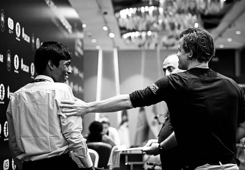 `நீ சிங்கம் தான்!' - அமரிக்க வீரரை வீழ்த்திய பிரக்ஞானந்தா; பாராட்டிய மேக்னஸ் கார்ல்சன்!