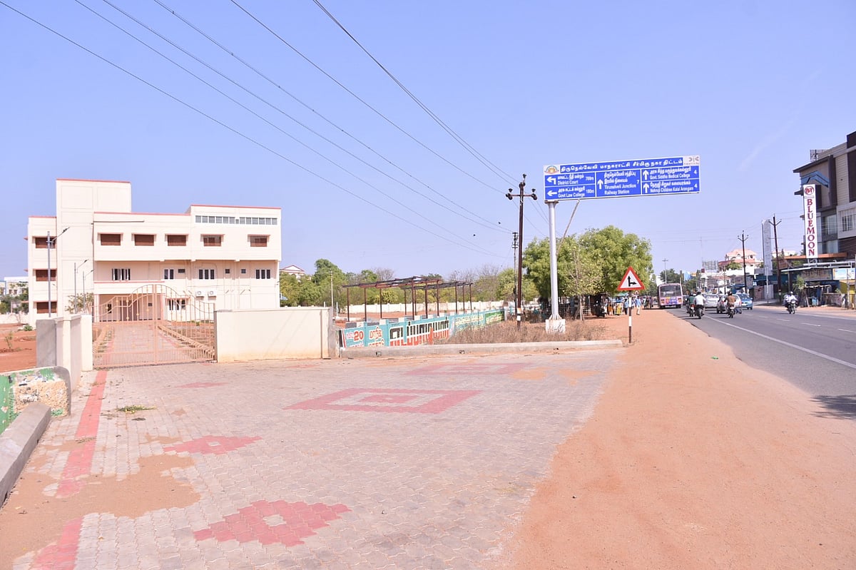 கல்வி நிறுவனங்கள் இருக்கும் பகுதியில் பிணவறை; அச்சப்படும் மாணவர்கள்- இடமாற்றம் செய்ய எழும் கோரிக்கை!