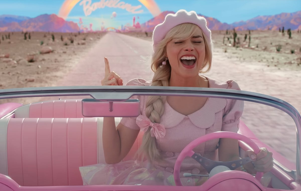 சாதனையின் உச்சம் தொட்ட `பார்பி’ - பில்லியன் டாலர் கிளப்பில் இணைந்த முதல் பெண் இயக்குநர் கிரேட்டா 