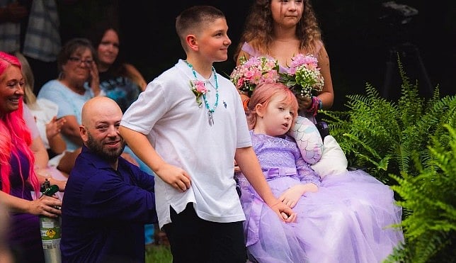 Heartwarming Love Story: இறப்பதற்கு முன் காதலனை மணந்த 10 வயது சிறுமியின் நெகிழ்ச்சிக் கதை!