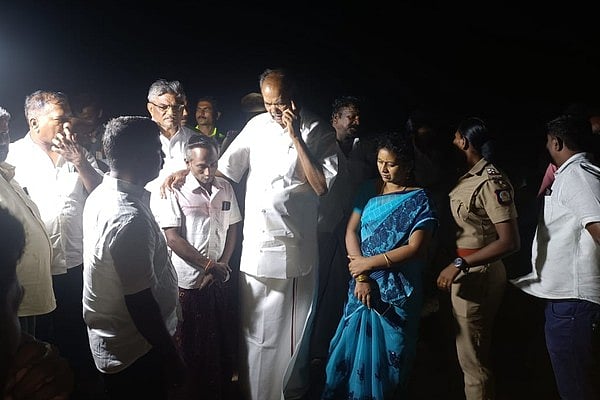 நெல்லை: கடலில் குளித்த பள்ளி மாணவர்கள் மூவர் பலியான சோகம் - இரவு முழுவதும் நீடித்த தேடுதல் பணி