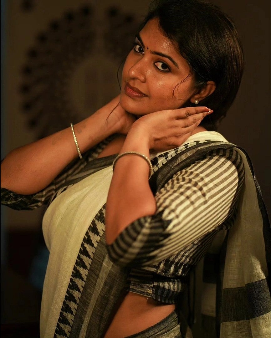 Rachitha Mahalakshmi: நடிகை ரச்சிதா லேட்டஸ்ட் போட்டோ ஆல்பம் | Photo Album