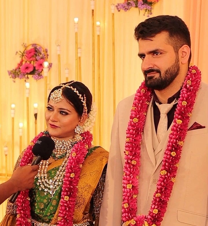 `அவரை ஆறு மாசத்துல தமிழ் பேச வெச்சிடுவோம்!’ - துருக்கி இளைஞரை காதல் திருமணம் செய்த கரூர் பெண்!