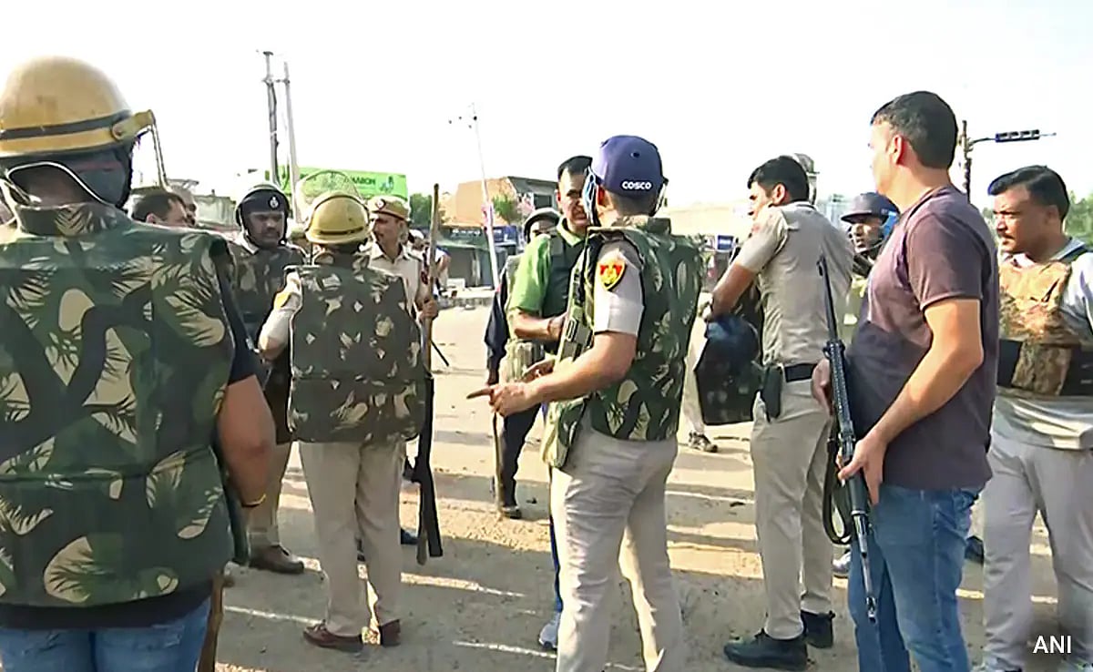 பேரணியின்போது வெடித்த வன்முறை; மசூதிக்குத் தீவைப்பு, மதத்தலைவர் சுட்டுக் கொலை-  ஹரியானாவில் பதற்றம்!