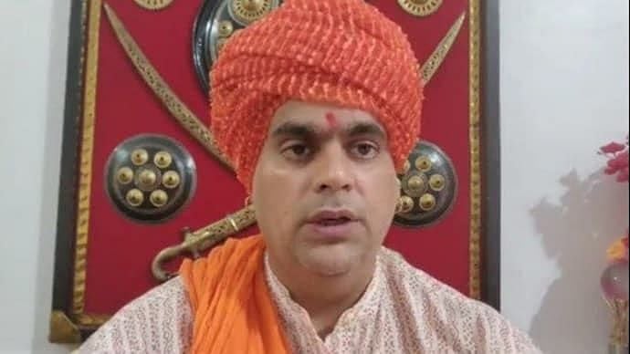 `நிலவை இந்து ராஷ்டிரமாக நாடாளுமன்றம் அறிவிக்க வேண்டும்’ - இந்து மகாசபா தேசியத் தலைவரின் பலே கோரிக்கை