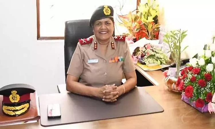 அண்ணன்கள், விமானப்படை; எல்லை பாதுகாப்புப் படை; இராணுவம் -
தங்கை முதல் தமிழகப் பெண் மேஜர் ஜெனரல்!