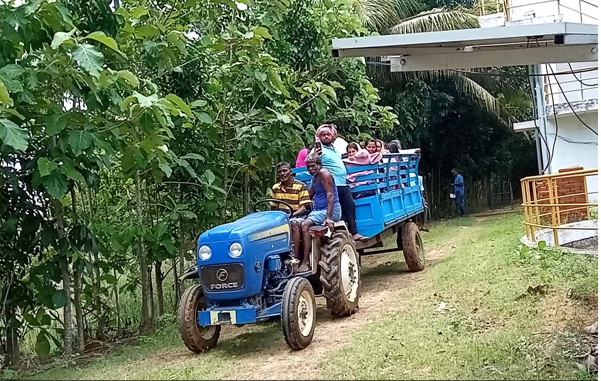 மரம் வளர்ப்பு, பம்ப்செட் குளியல், ஜீவாமிர்தம் தயாரிப்பு; 
சென்னைக்கருகில் இயற்கை விவசாயப் பயிற்சி!