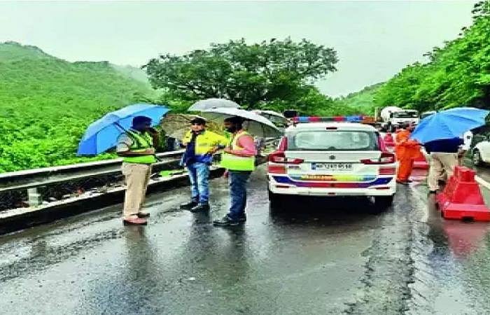 சோஷியல் மீடியாவில் சித்ரவதை; சகோதரனின் துணையோடு இருவரை அடித்துக் கொன்று, உடலை மலையில் வீசிய பெண்!