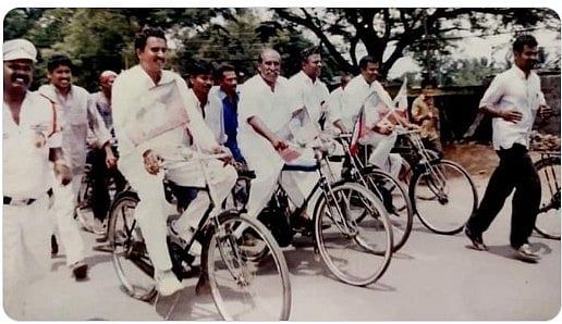 `எடப்பாடியுடன் மோதல்... பாஜக-வுடன் நெருக்கம்?’ - வேலுமணியின் பதிவும் பின்னணியும்!