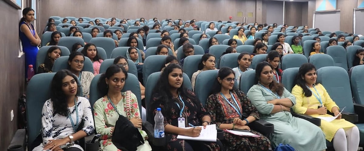 ``நஷ்டப்படாம, லாபம் சம்பாதிக்க கத்துக்குடுத்தாங்க...’’ நன்றி சொன்ன எத்திராஜ் கல்லூரி  மாணவிகள்..!