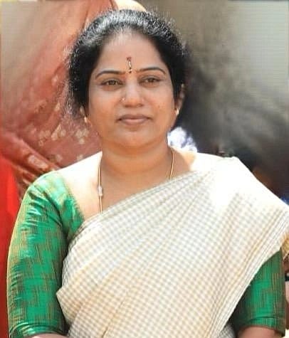 எடப்பாடி தலைமையில் முதல் பெண் மாவட்டச் செயலாளர்! - யார் இந்த ஜெயசுதா?!