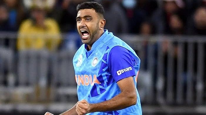 Ravichandran Ashwin: `சிங்கம் இறங்குனா காட்டுக்கே விருந்து!' - உலகக்கோப்பையில் மீண்டும் அஷ்வின்!