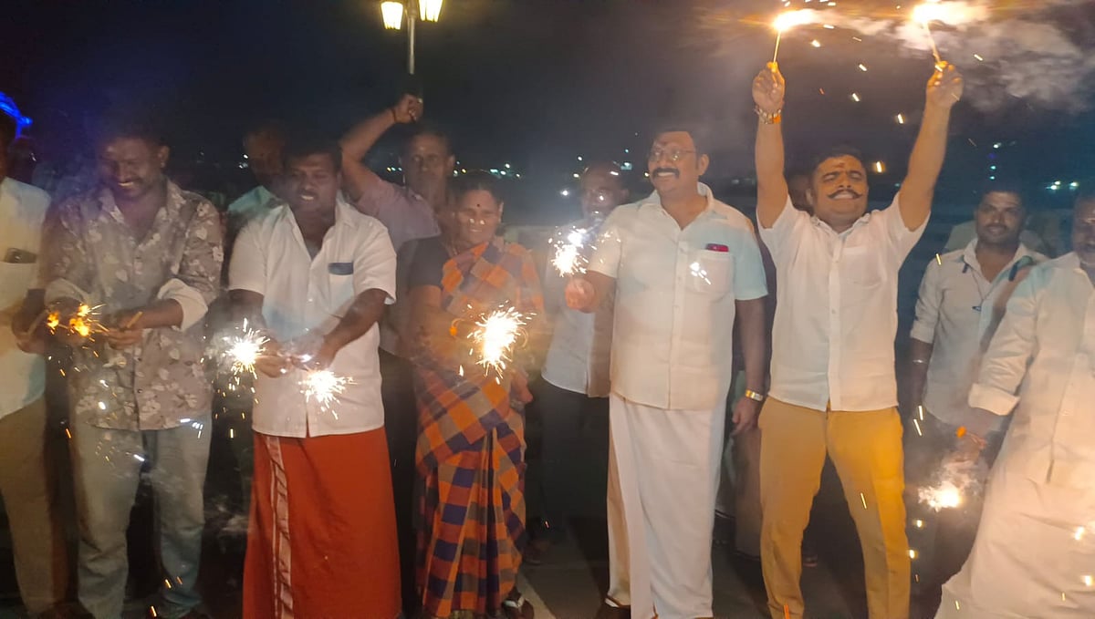 Tamil News Live Today: `அதிமுக-வுக்கு குட் பை..!' - பட்டாசு வெடித்துக் கொண்டாடிய பாஜக-வினர்!