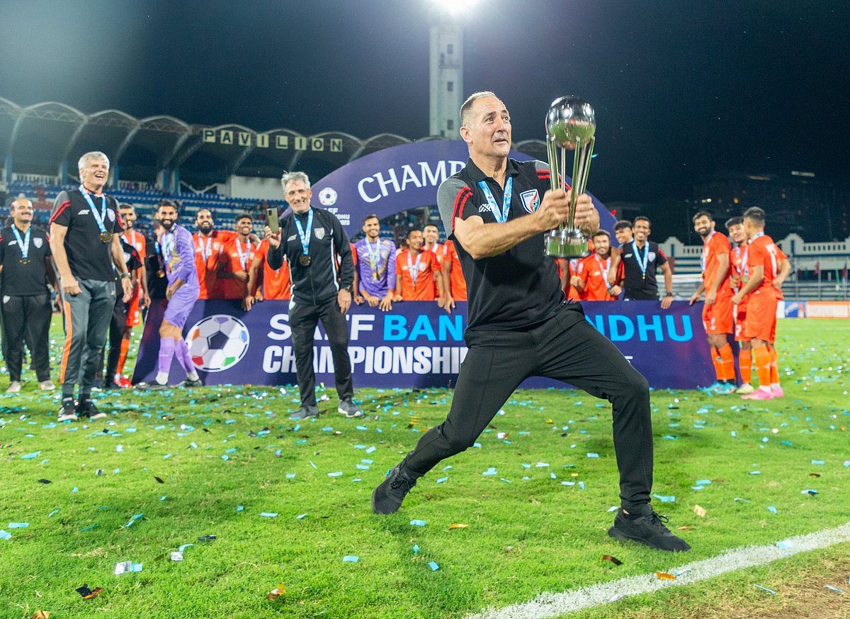 `ஜோசியருக்கு 15 லட்சம்!' - இந்திய கால்பந்து உலகில் வெடிக்கும் சர்ச்சை!