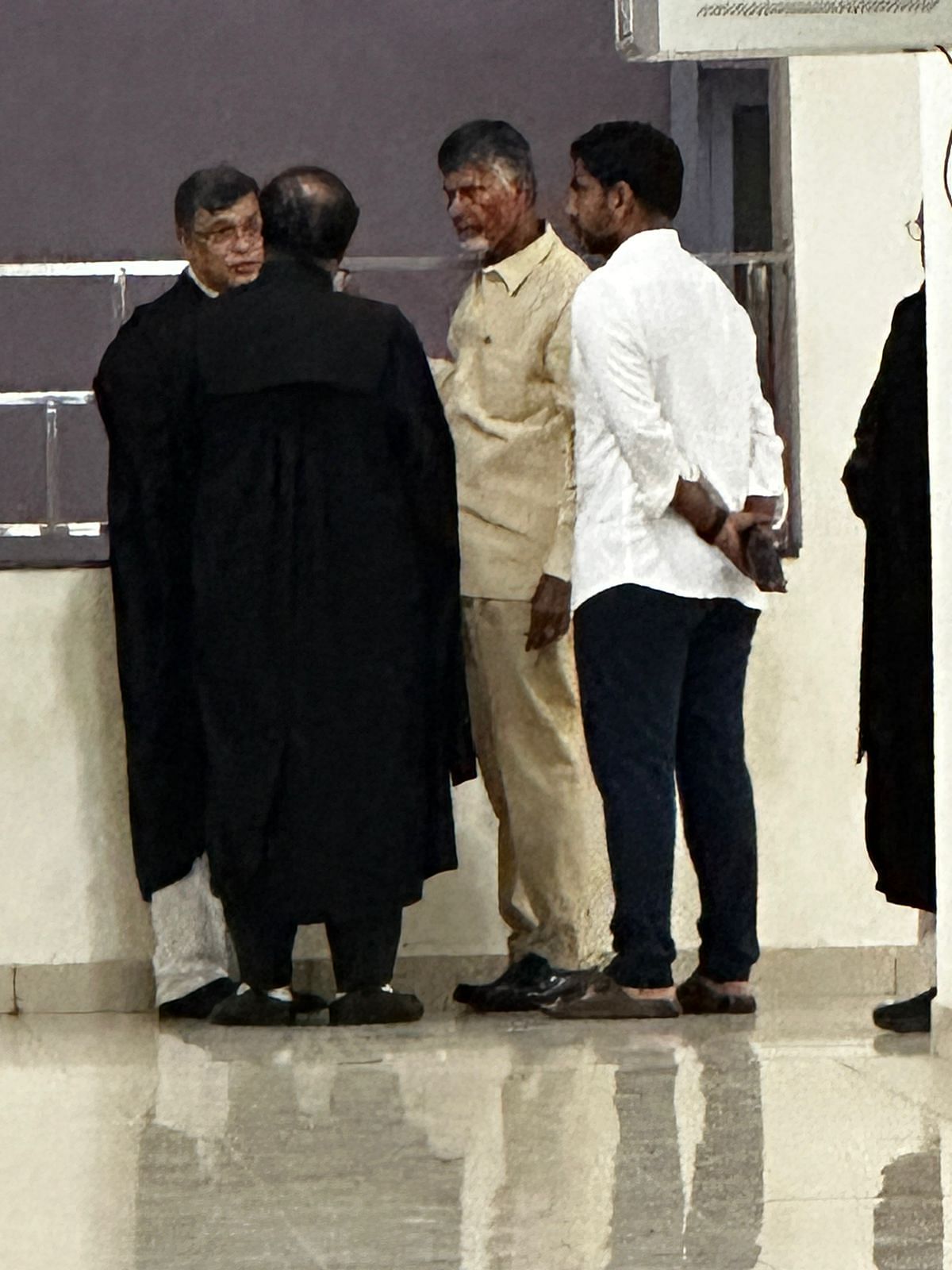 நீதிமன்றத்தில் சந்திரபாபு நாயுடு