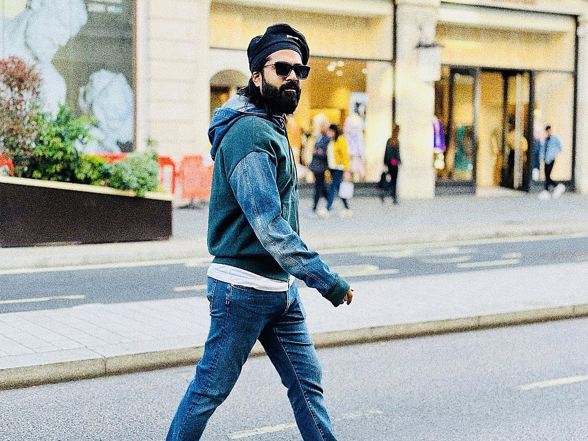 STR 48: புது ஸ்டைலில் நடிகர் சிம்பு!- வைரலாகும் புகைப்படங்கள் | Photo Album   