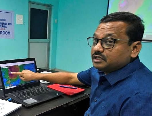 புதுவை: காமாட்சியம்மன் கோயில் நில அபகரிப்பு வழக்கு; முன்னாள் தாசில்தார் கைது!