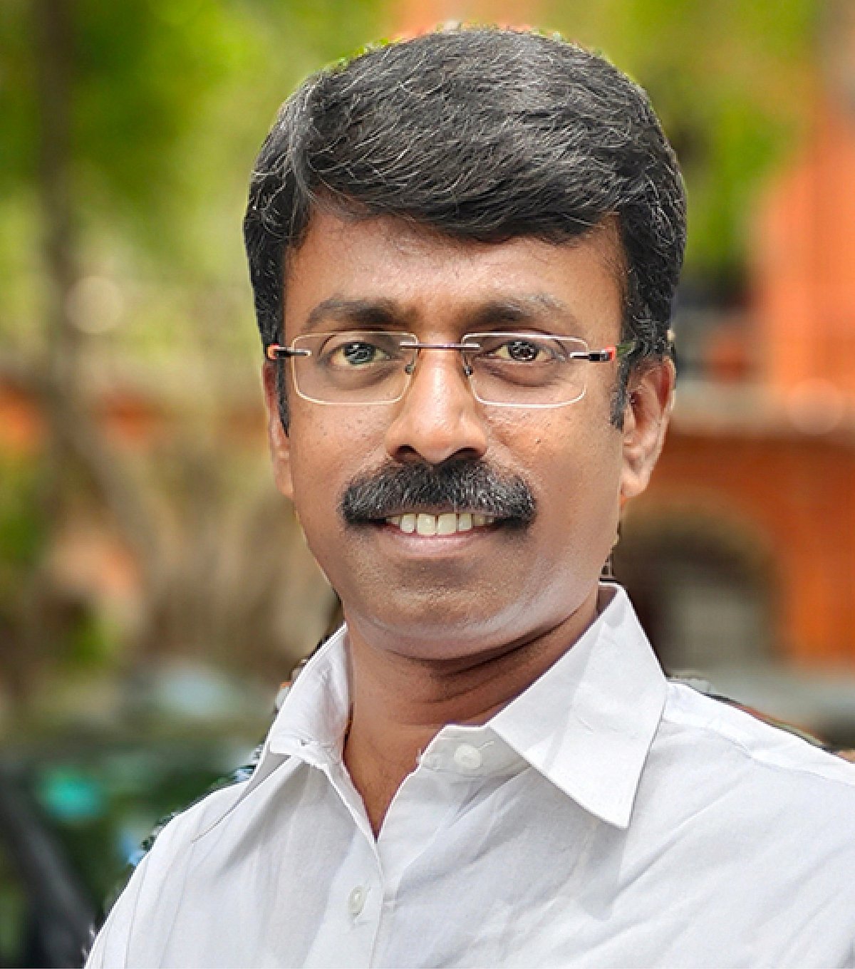 பாபு முருகவேல்