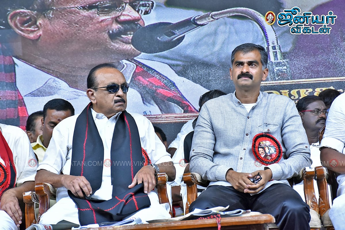 `மகனின் `பதவி வேண்டாம்’ உரை; நெகிழ்ந்த தந்தை’ - மதுரை மாநாடு மூலம் வைகோ சொல்லும் சேதி என்ன?!