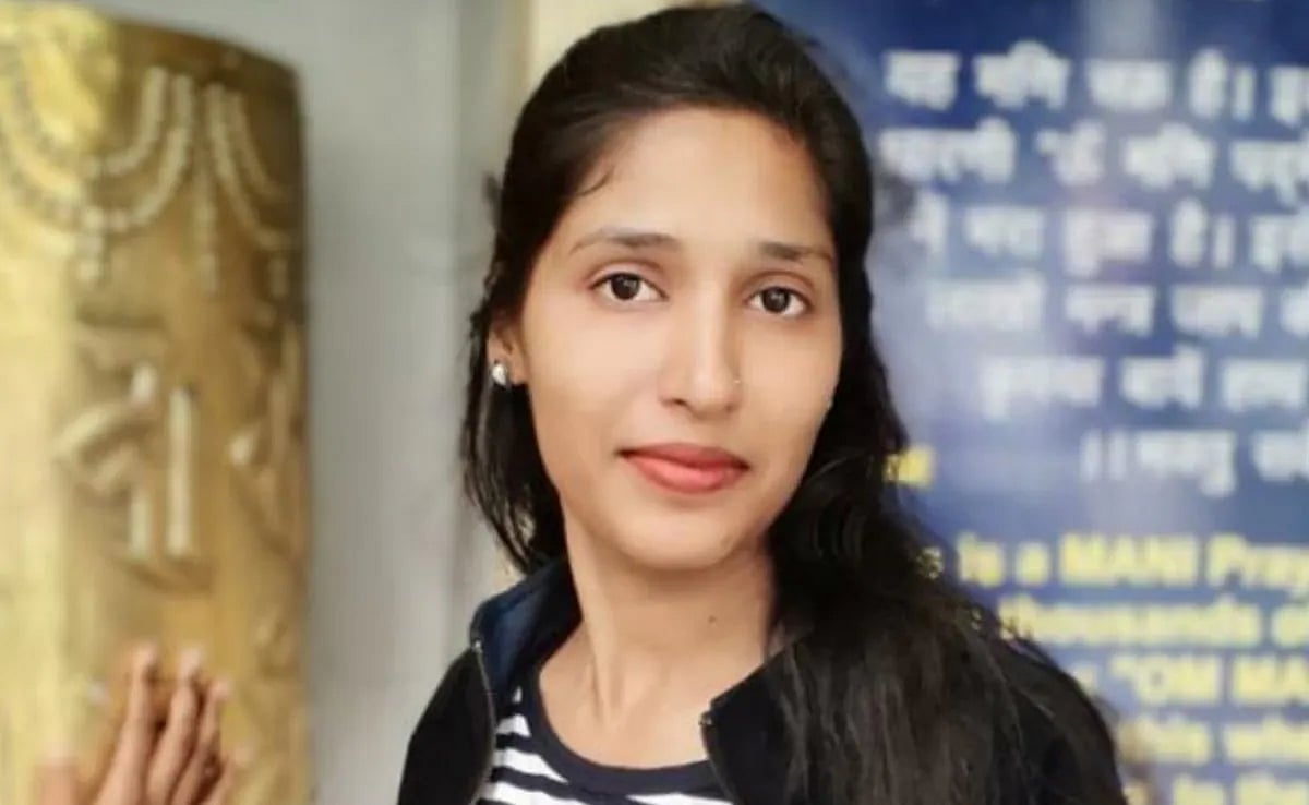 காதலி குரலில், 2 வருடங்களாக ஏமாற்றிய போலீஸ்காரர்; பெண் போலீஸ் கொலை வழக்கில் `பகீர்'