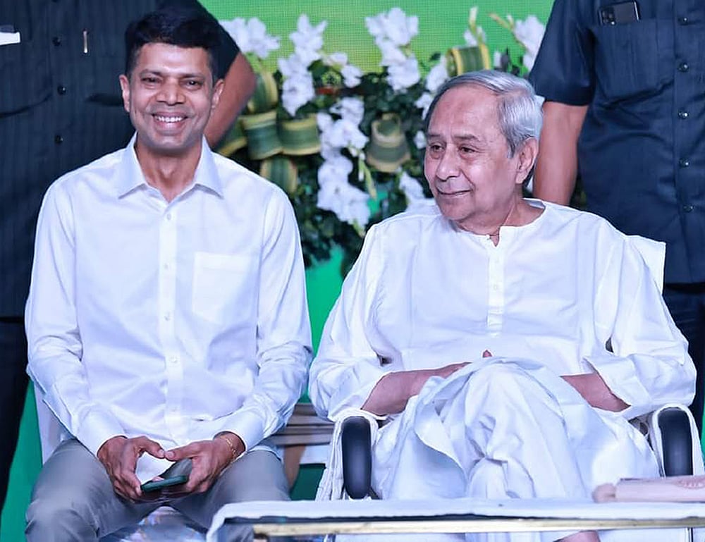 வி.கே.பாண்டியன், நவீன் பட்நாயக்