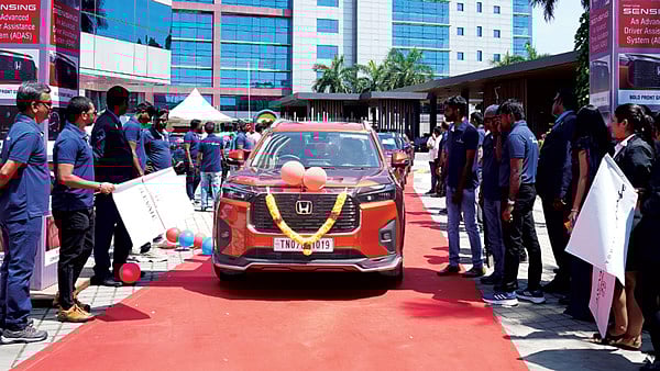 Honda Elevate: `அதான்டா ஹோண்டா!' ஒரே நாளில் 200 கார்கள் டெலிவரி; வேறெந்த நிறுவனமும் பண்ணாத சாதனை!
